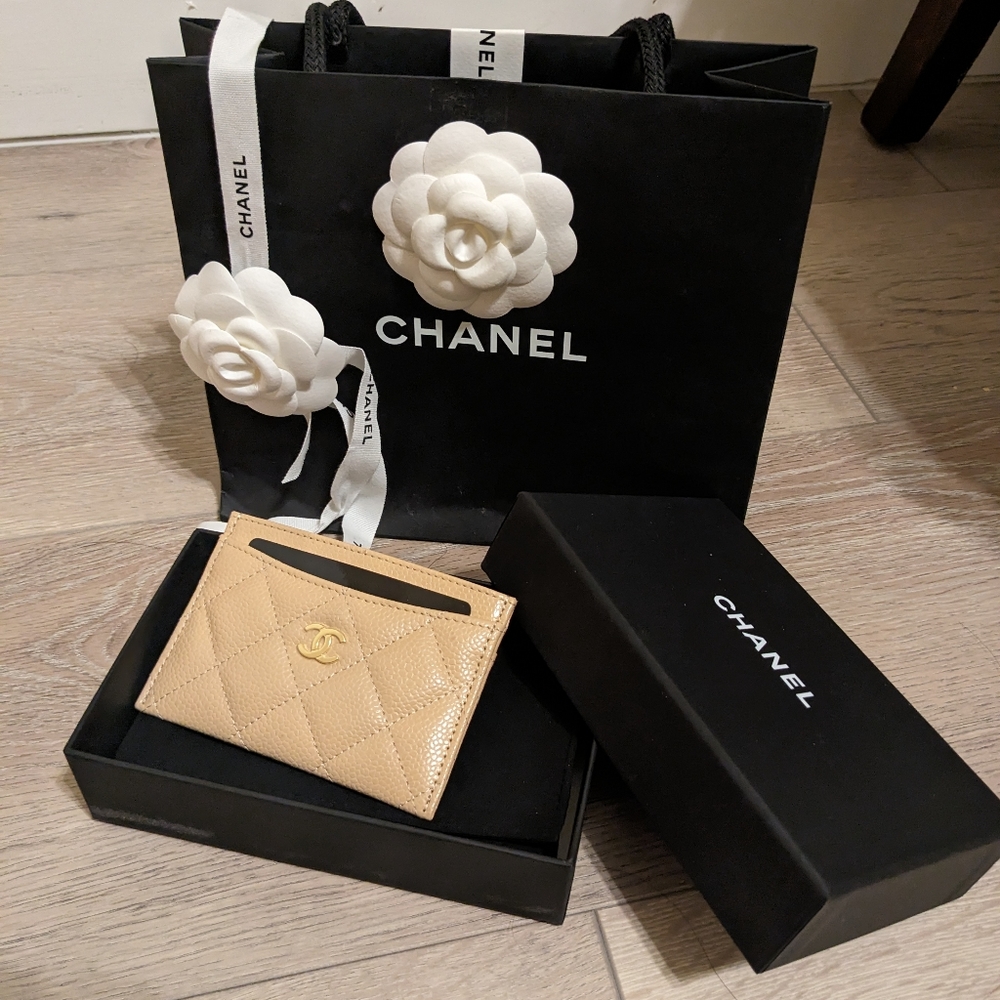 Chanel Caviar Classic Card Holder Quilted Beige Neutral w/gold hardware